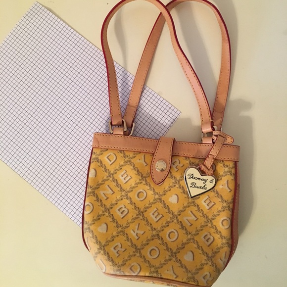 Retro Dooney and Bourke purse - Picture 2 of 5